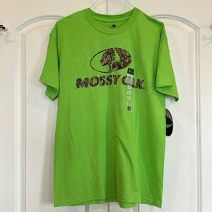 Mossy Oak bright Green camo Men’s Tshirt NWT Size L or 2XL
